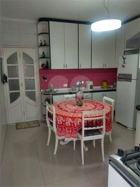 Linda Casa Sobrado a venda no Alto da Mooca com excelente acabamento, semi mobiliada com 2 suítes