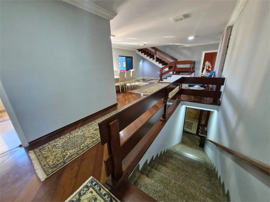 Casa à venda com 4 suítes no condomínio Villa Viana II, Cotia - SP