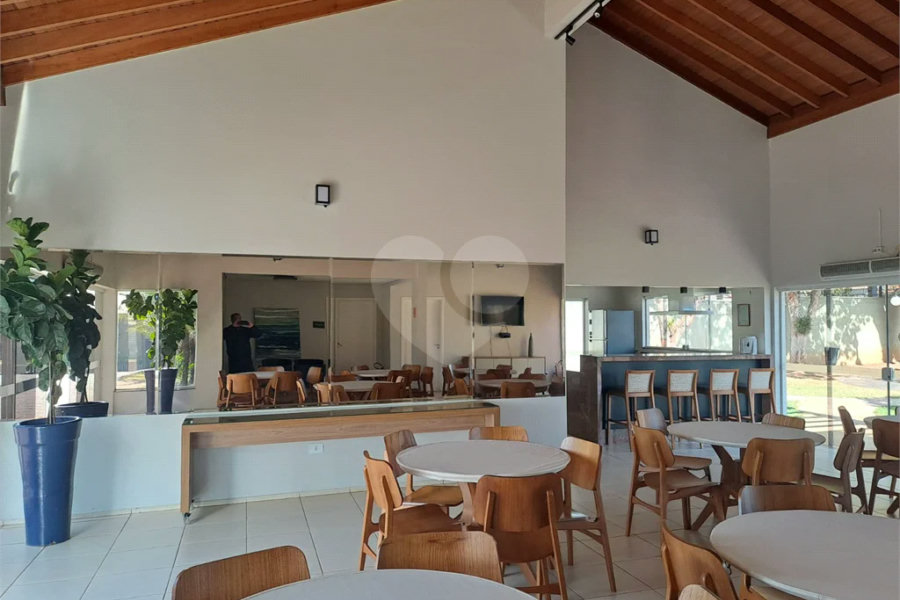 Linda Casa 3 dormitórios com piscina - R$ 950.000,00