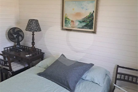 Casa Ampla com 5 Dormitórios, Piscina e Lazer Completo em Terreno de 1.260 m²