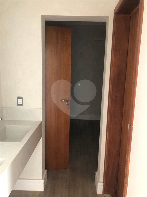 Indaiatuba - Condominio Jardins di Roma - Venda -Locação 0 R$ 10.000,00 mais encargos - condominio - R$ 650,00 - IPTU - R$ 230,00 - Terreno 300ms - construido 170 metros quadrados - Terrea - 3 quartos, uma suíte e uma demi suite , 4 banheiros , piscina - Preparado para água quente até a piscina!!