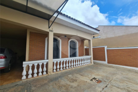 Casa térrea para venda.