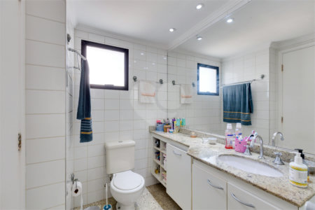 Apartamento Alto da Boa Vista em Condominio Clube