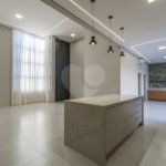 Indaiatuba - SP - Condominio Dona Lucilla - Valor R$2.295.000,00 - 3 suítes + escritório + lavabo - Terreno: 300m2 - Construção: 188m2 - Diferenciais - Móveis planejados no escritório, sala de TV, lavabo, cozinha, área gourmet, lavanderia, banheiros e closet - Ar condicionado em todos os ambie