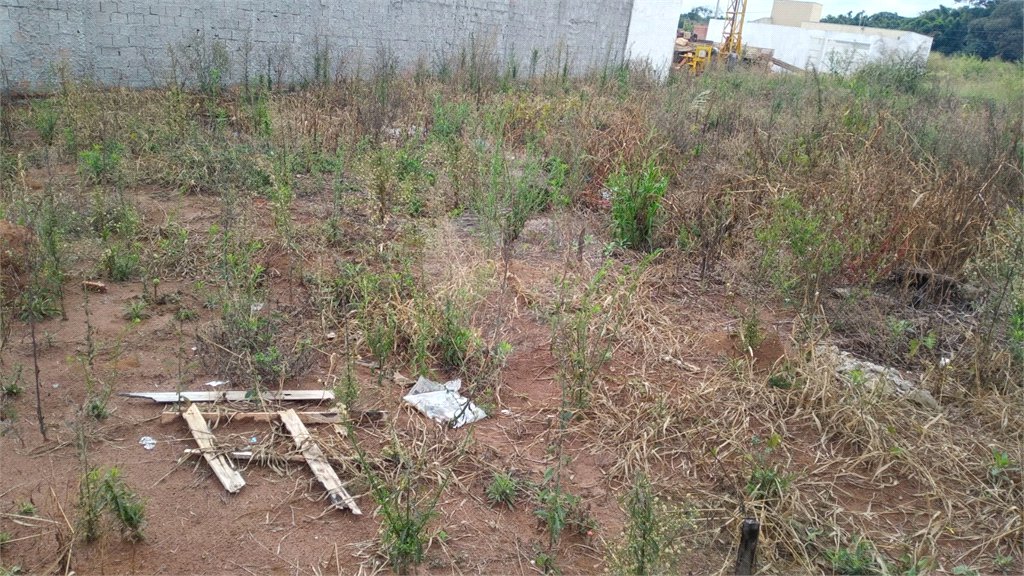 Lote no Jardim do Bosque, aceita financiamento ou aquisição de terreno e construção .