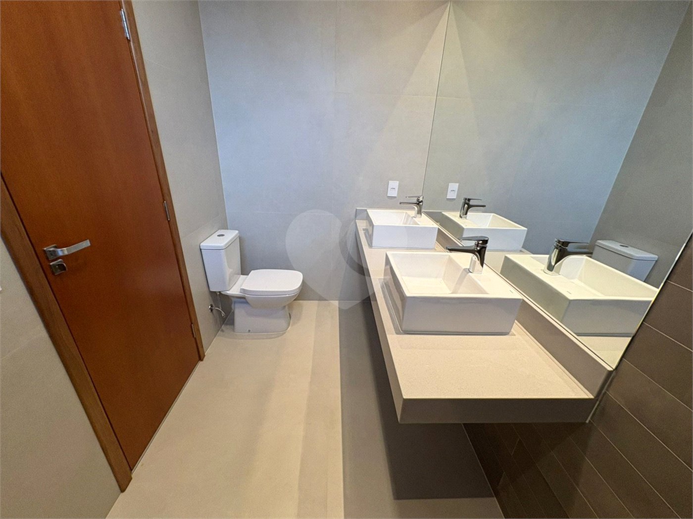 Casa á venda no condomínio Damha IV