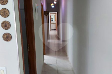 Casa Térrea com 2 dormitórios, sendo 1 suíte.
