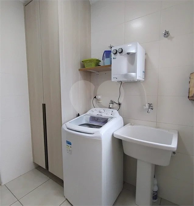 Apartamento em Atibaia com 2 dormitórios (1 suíte), 2 vagas de garagem, elevador, salão de festas, excelente localização