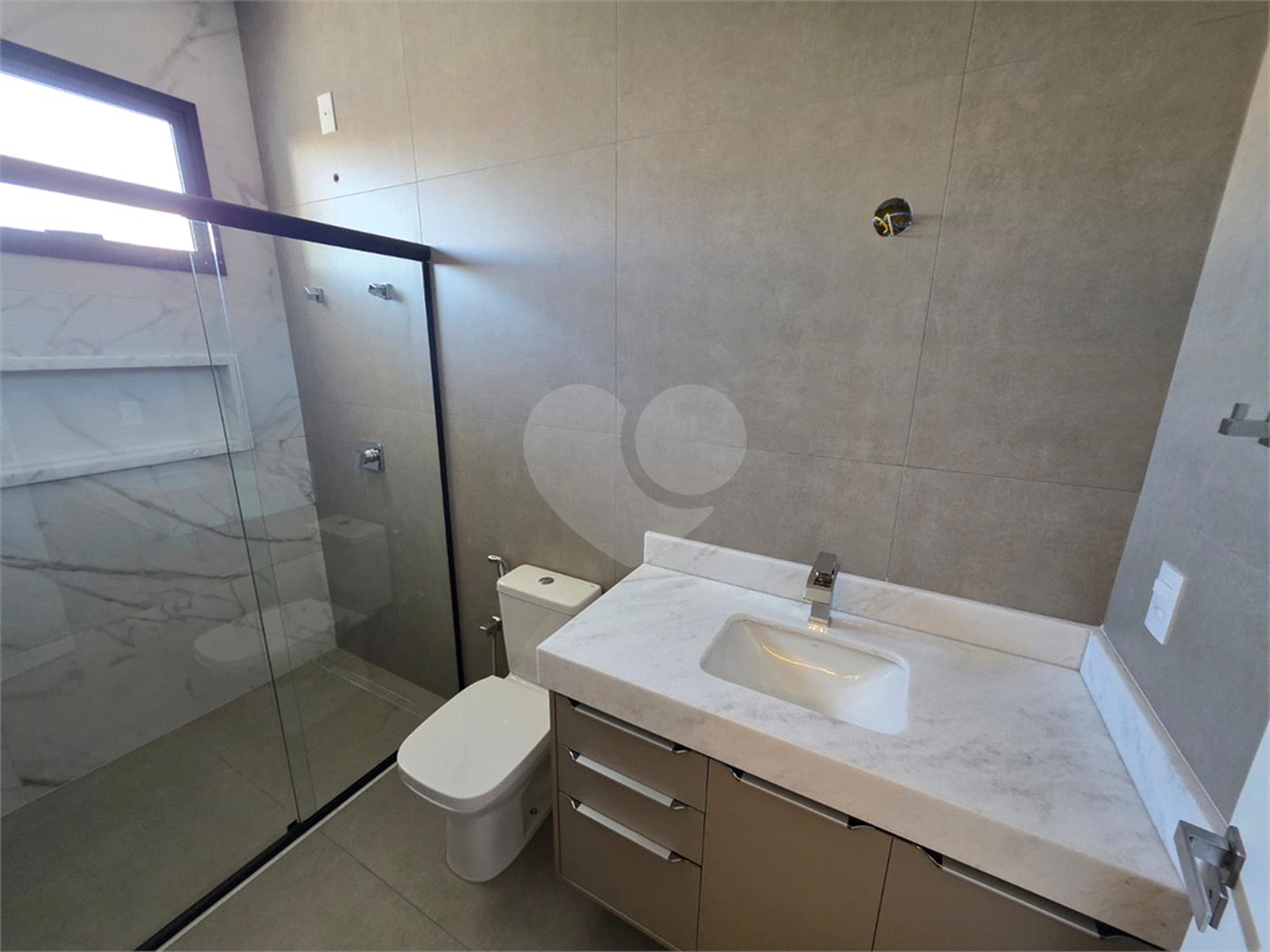 Casa Térrea 3 suítes e Closet no Residencial Villeneuve!