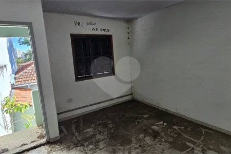 Casa antiga a venda