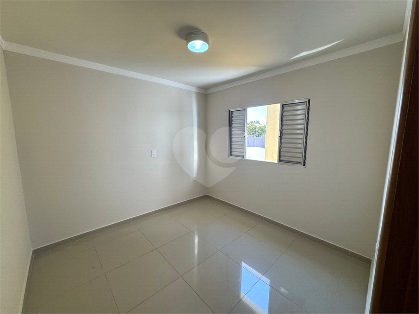 Apartamento á venda com 02 Dormitórios, em São Carlos.
