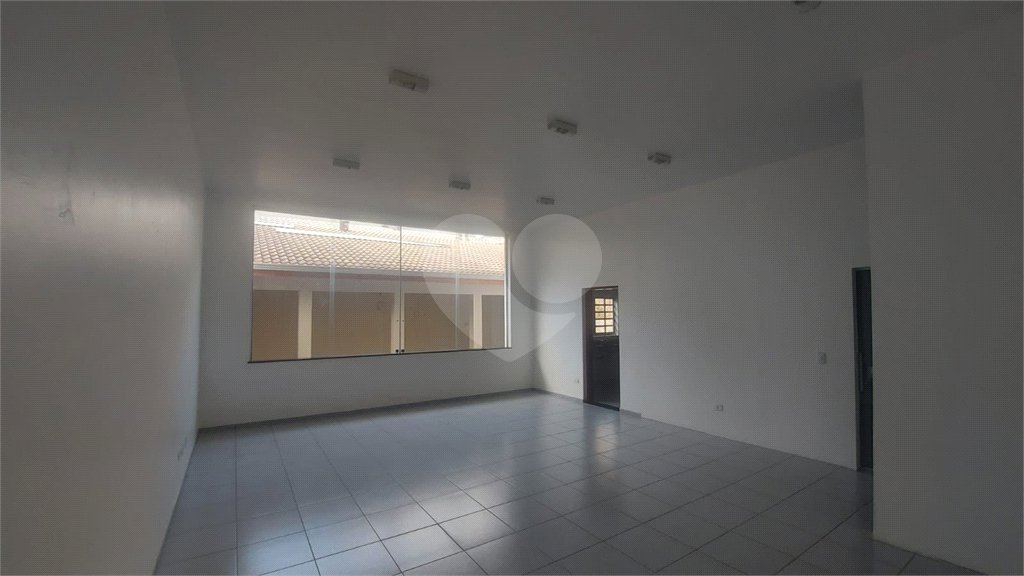 Sala Comercial na Prestigiada Alameda Lucas Nogueira Garcez