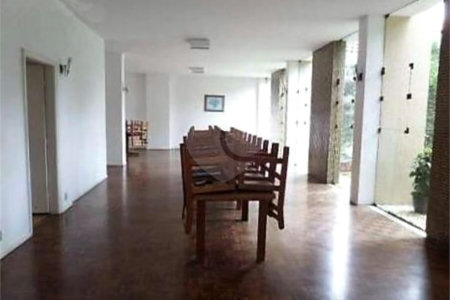 Apartamento próximo ao Metro com 03 dormitórios e 01 Suíte, 2 vagas á venda na Vila Mariana!
