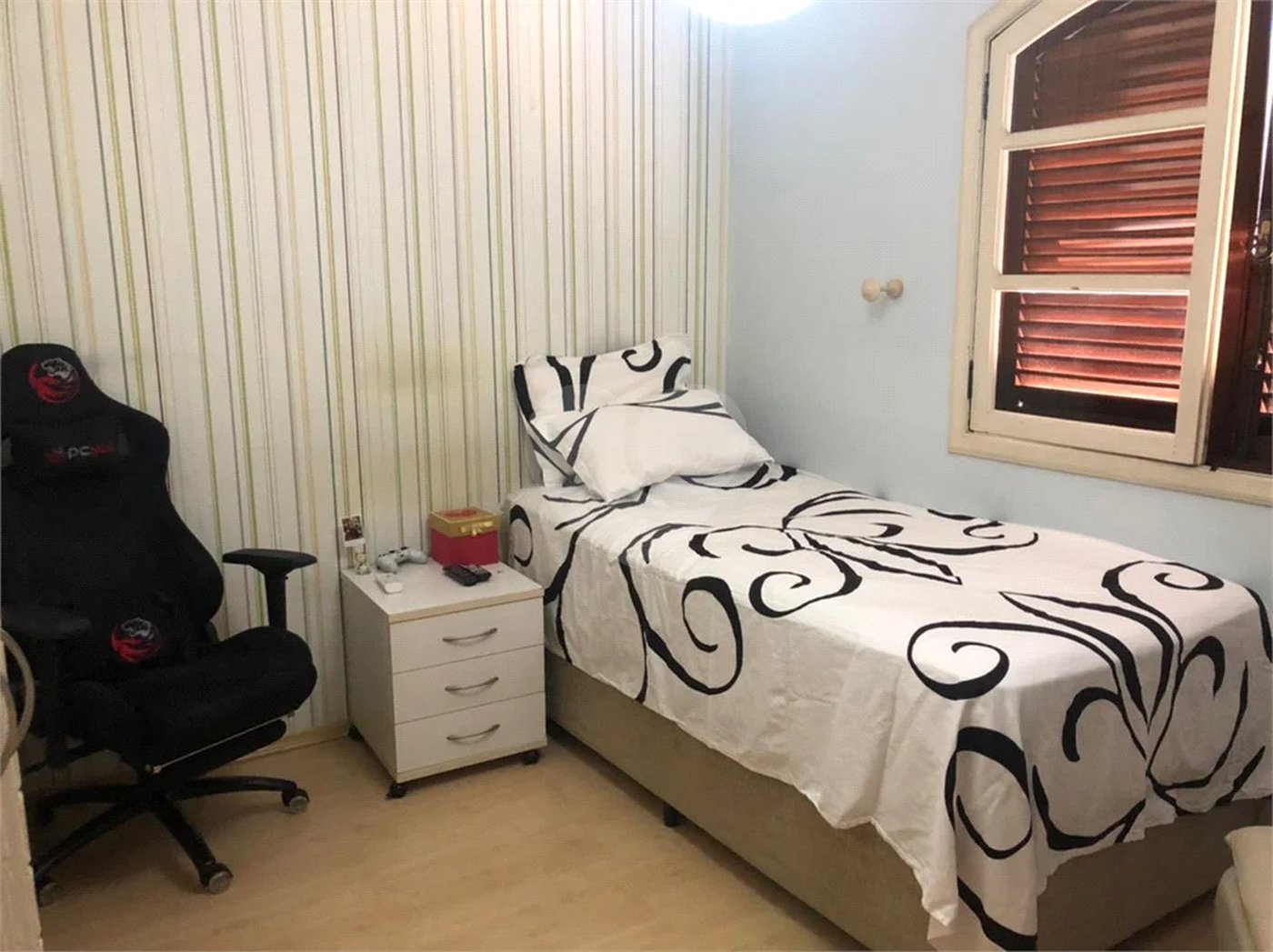 Sobrado com 363m² à venda no Alto da Moóca - 3 suítes e 6 vagas.