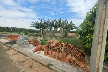 Terreno no Arcoville 260m² de esquina