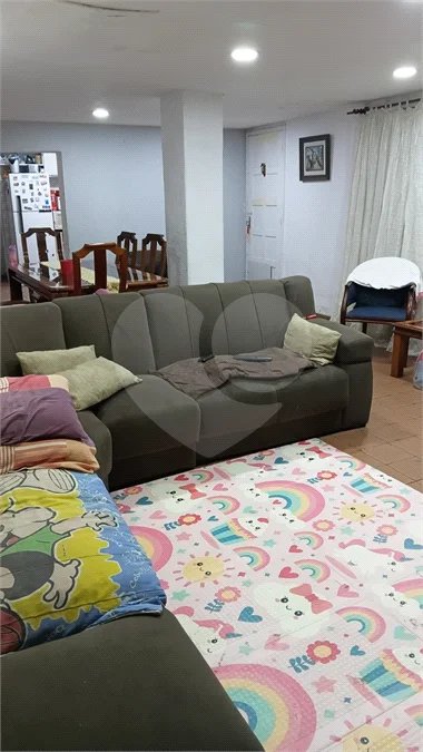 IMÓVEL COM SOBRADO + OUTRA CASA NO TERRENO, ÓTIMA PARA RENDA OU FAMÍLIA GRANDE