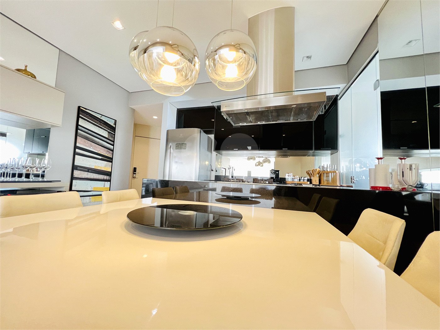 Apartamento venda / locação Vila Nova Conceição, 80m², andar alto, 1 suíte e 2 vagas