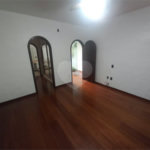Casa térrea no Condomínio Faber I.