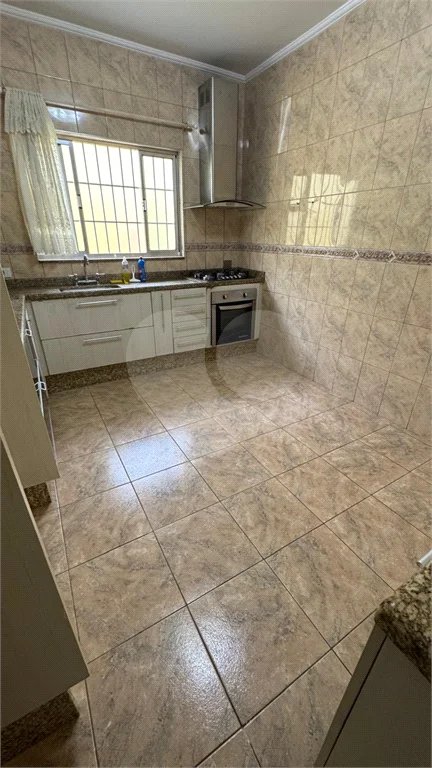 Sobrado na Vila Prudente com 161m², 2 dormitórios, 1 suíte e 2 vagas de garagem