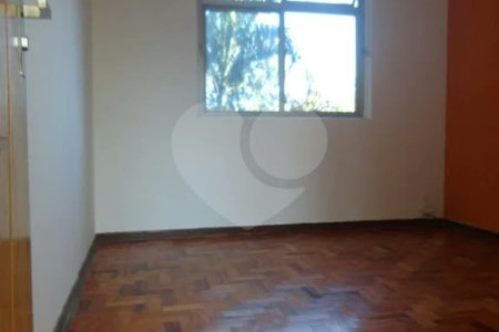 Apartamento à venda na região de Pari