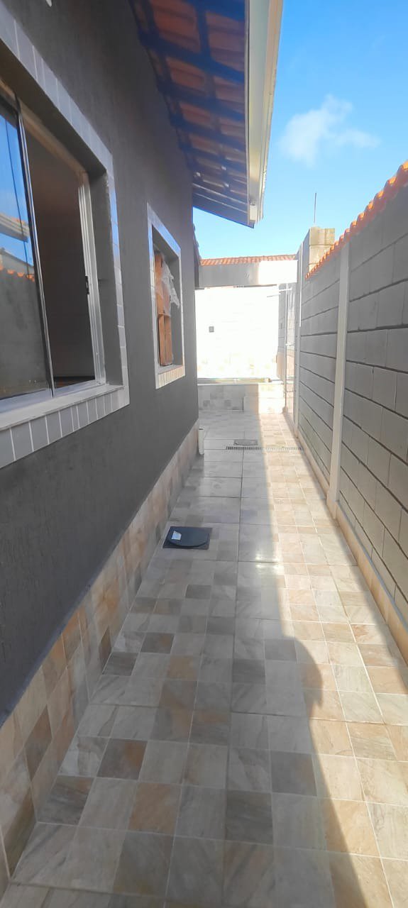Casa à venda com 2 quartos, sendo 1 suíte, Itanhaém - SP
