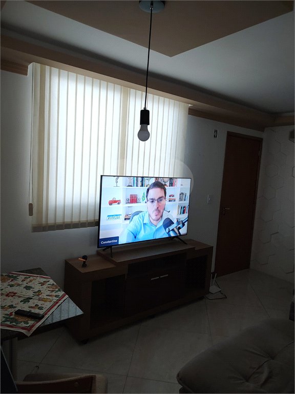 Apartamento no condomínio Monte Everest dispondo de 48m²