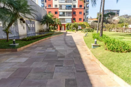 Apartamento à venda na Moóca, 68m², 2 dormitórios, 1 suíte, 1 vaga, ar condicionado, varanda, lazer completo