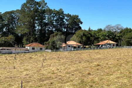 Lindo sítio a venda em Itatiba REF 968157