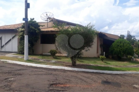 Casa com 4 Quartos para alugar - Residencial Samambaia