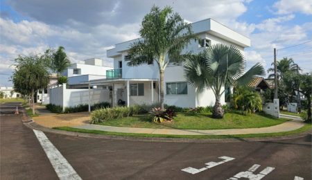 Casa à venda com 3 suítes no condomínio Village Damha II, São Carlos - SP