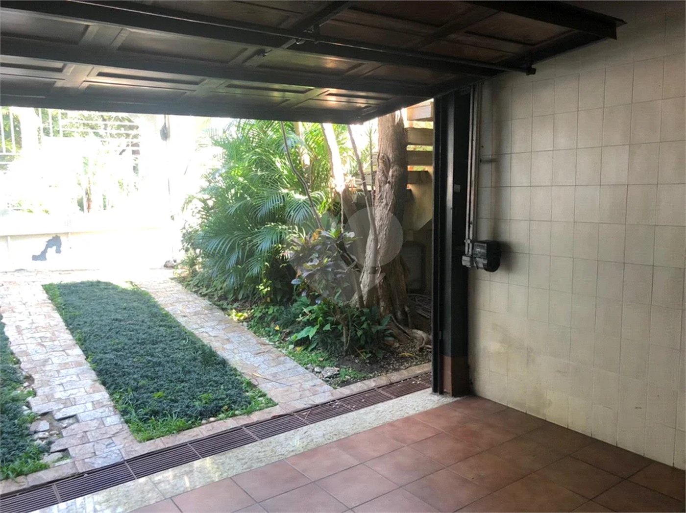 Sobrado com 363m² à venda no Alto da Moóca - 3 suítes e 6 vagas.