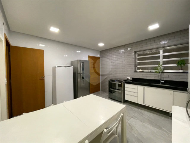 Sobrado à venda com 5 quartos, sendo 1 suíte,  em Alto da Boa Vista, São Paulo, SP