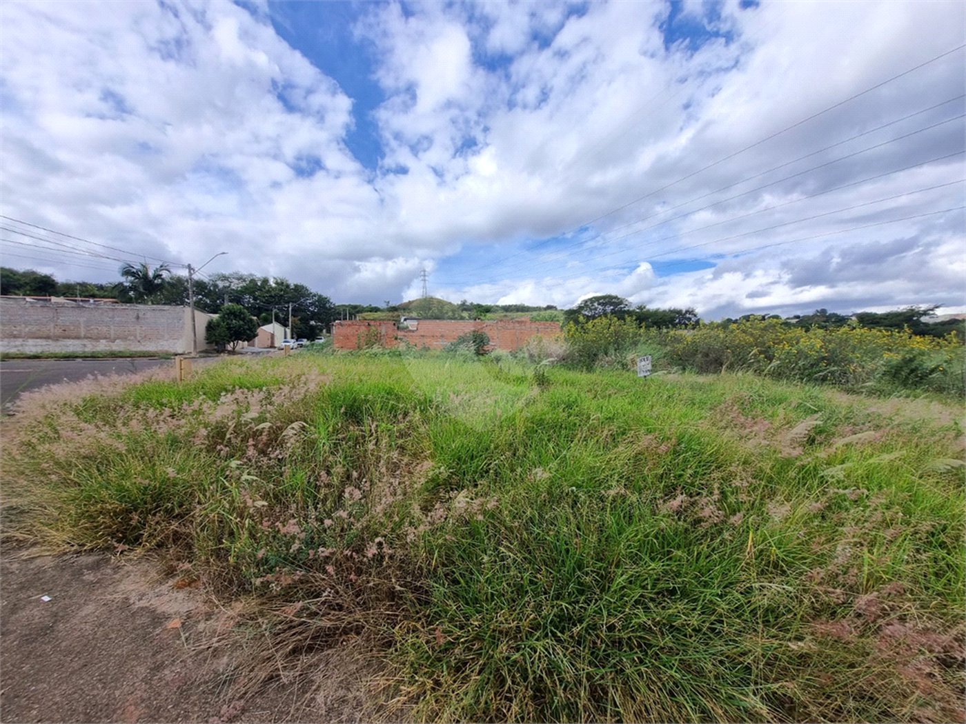 Terreno à venda – 402,87 m² Prolongamento do Jardim das Torres.