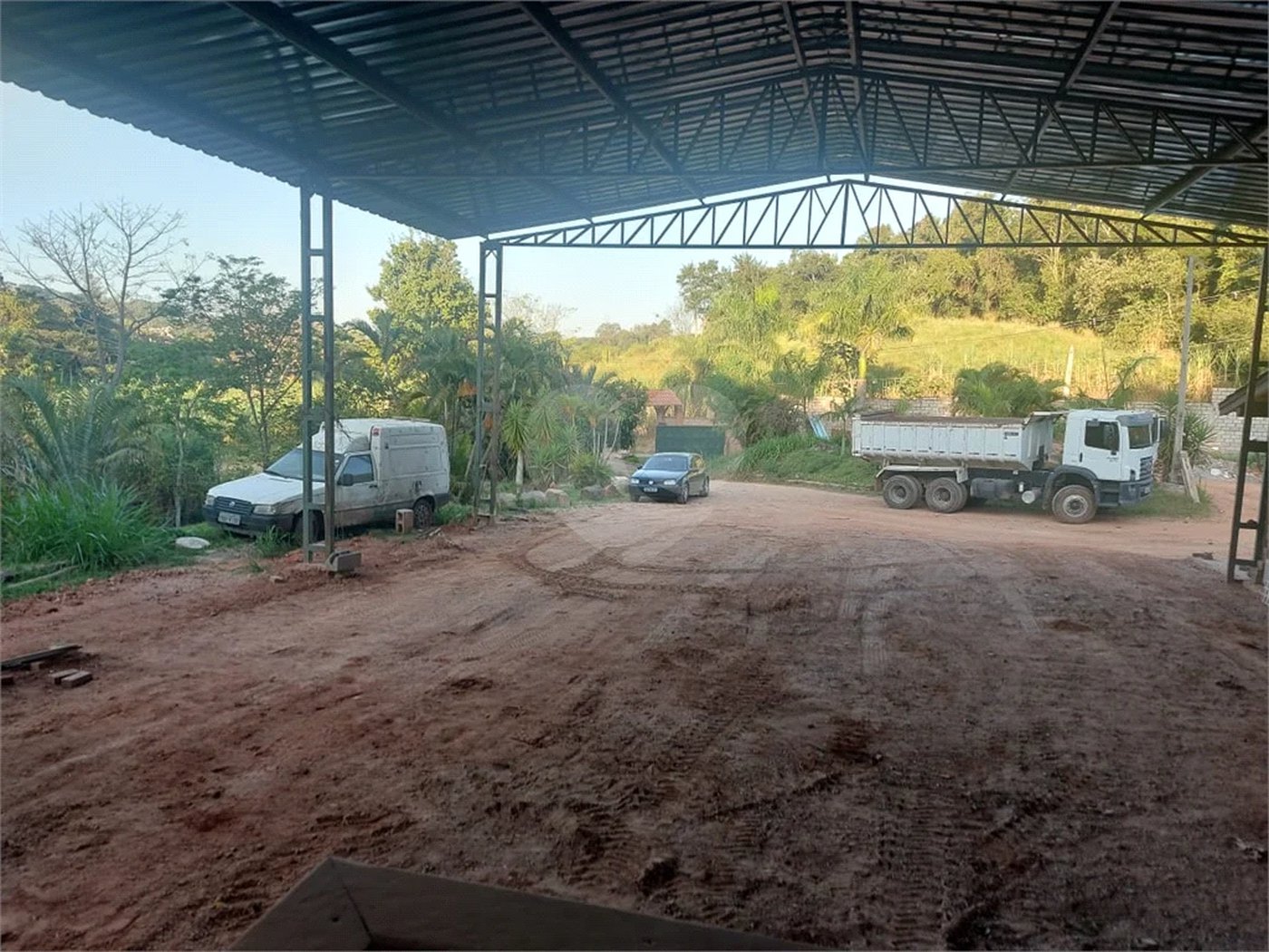 Locação de barracões para Armazenamento" área total de 6000mts - Bairro Abadia - Louveira SP