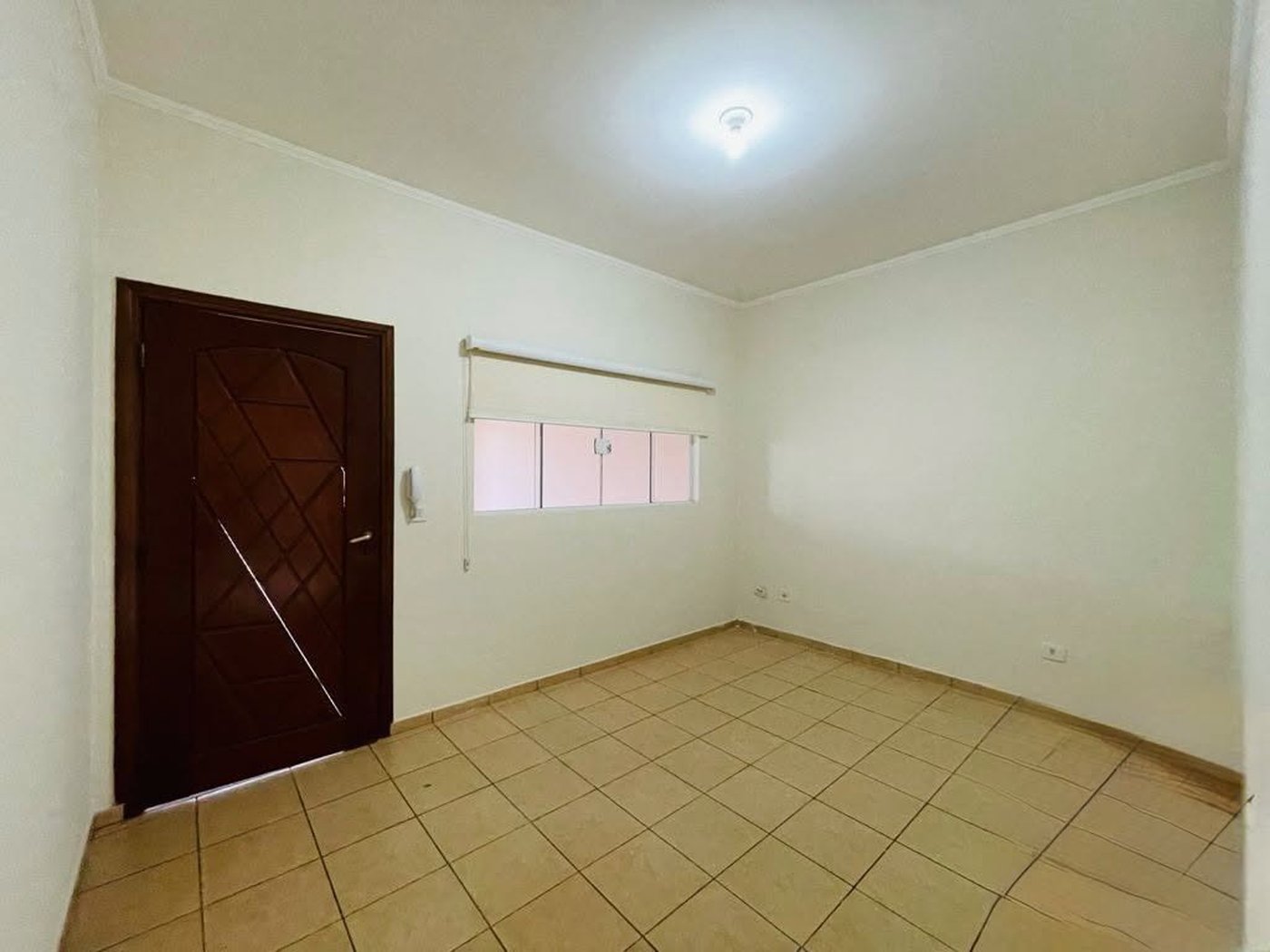 Casa para alugar com 3 quartos, sendo 1 suíte, em Colinos, Três Lagoas, MS