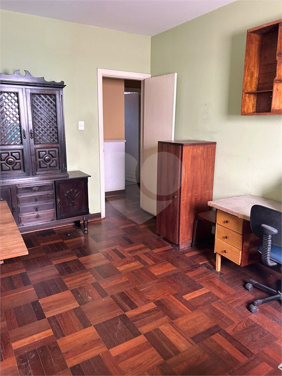 Casa à venda com 3 quartos, sendo 1 suíte, em Interlagos, São Paulo, SP