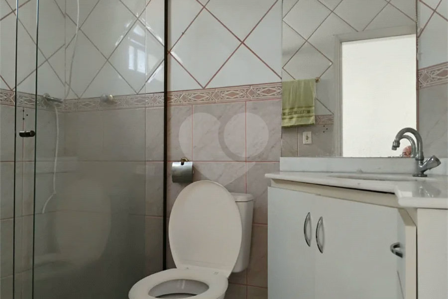 Vende-se sobrado de 3 andares na Vila Santa Catarina