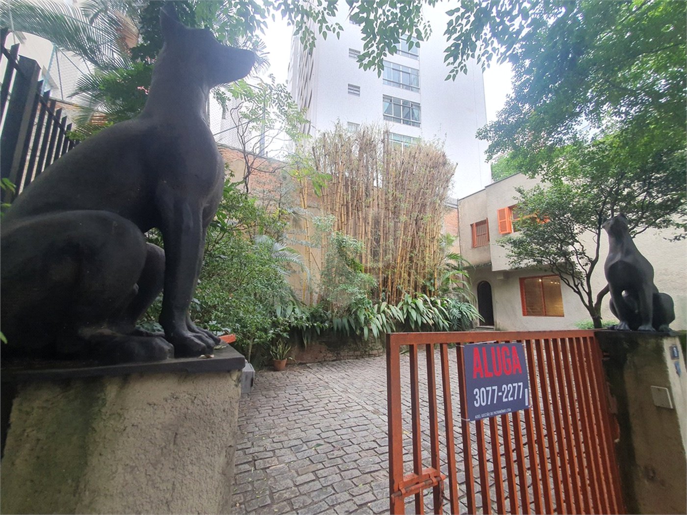 Casa de Vila Tombada 2 dormitórios/ 2 banheiros/ 1 vaga em Higienópolis