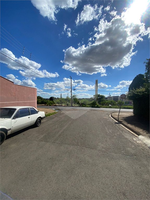 Terreno plano, no bairro Parque Sisi, com 125,00 m² de área.