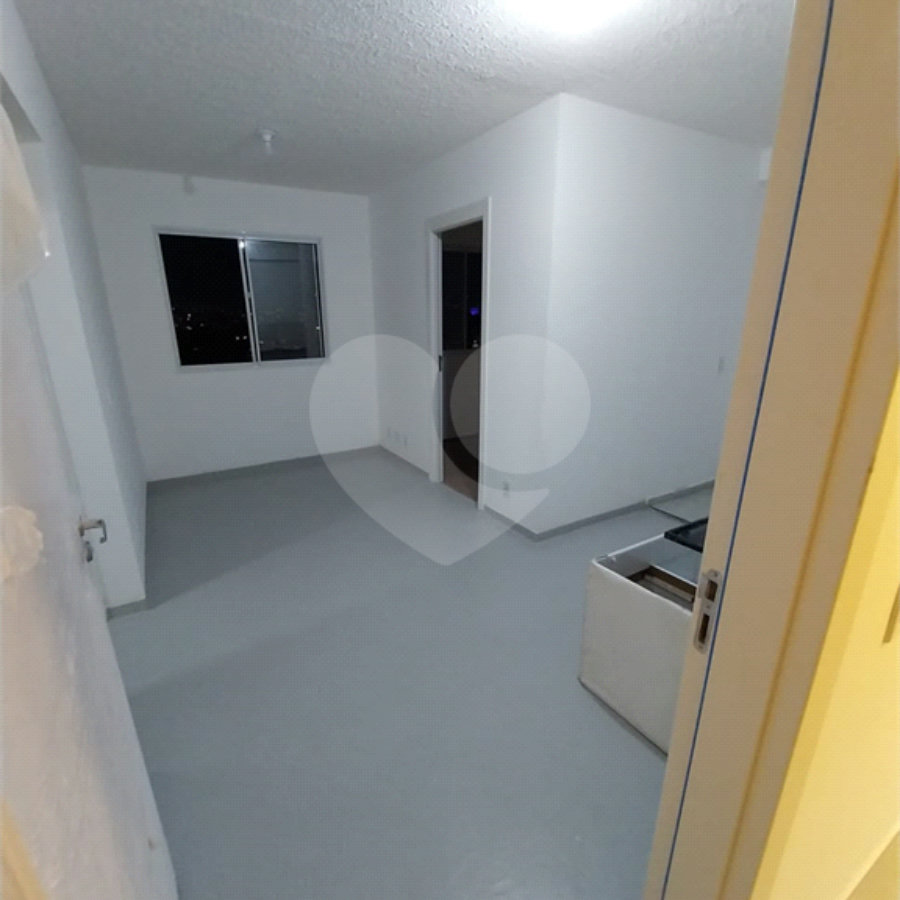 Imóvel aconchegante para venda / está alugado / imóvel com 2 quartos, sala, cozinha, 1 banheiro - Rua dos Ourives. Sem vaga de garagem.