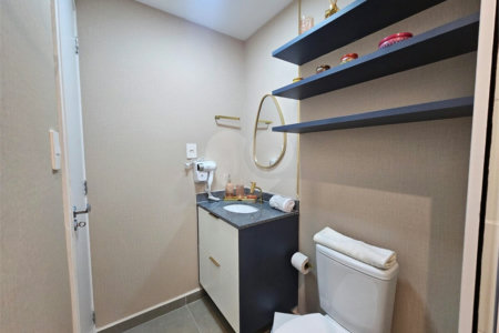 Apartamento Mobiliado a Venda no Campo Belo