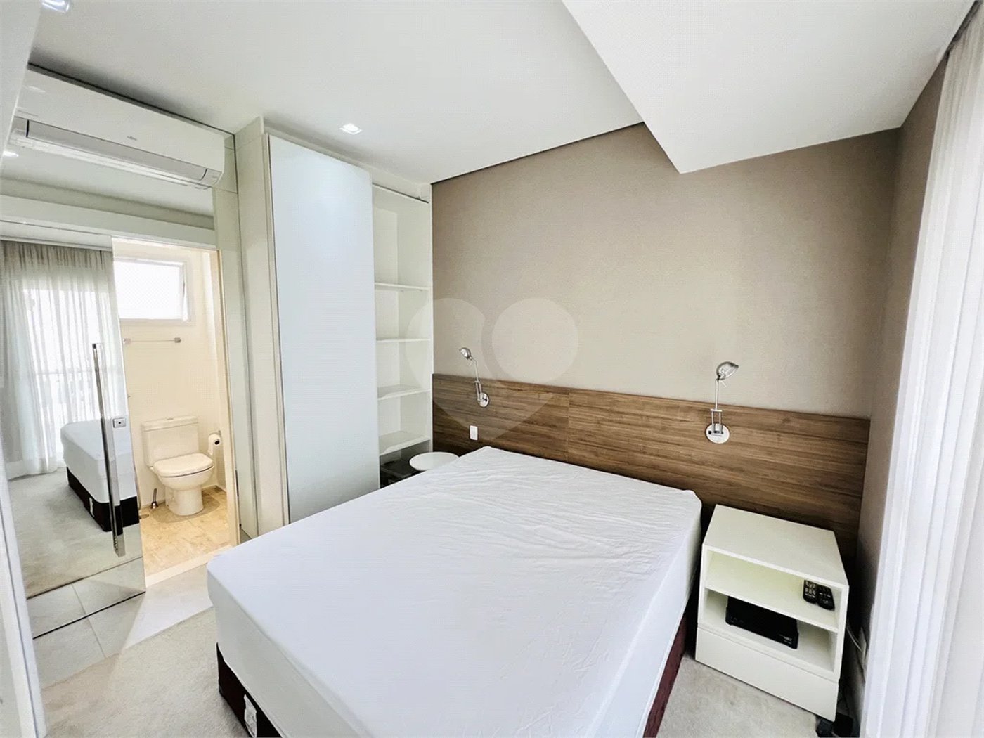 Apartamento venda / locação Vila Nova Conceição, 80m², andar alto, 1 suíte e 2 vagas