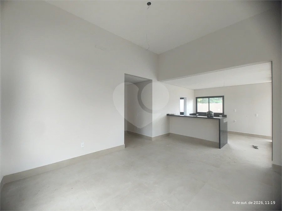 Casa exclusiva em Atibaia de alto padrão com 3 suítes, piscina, espaço gourmet, condomínio fechado, aceita financiamento