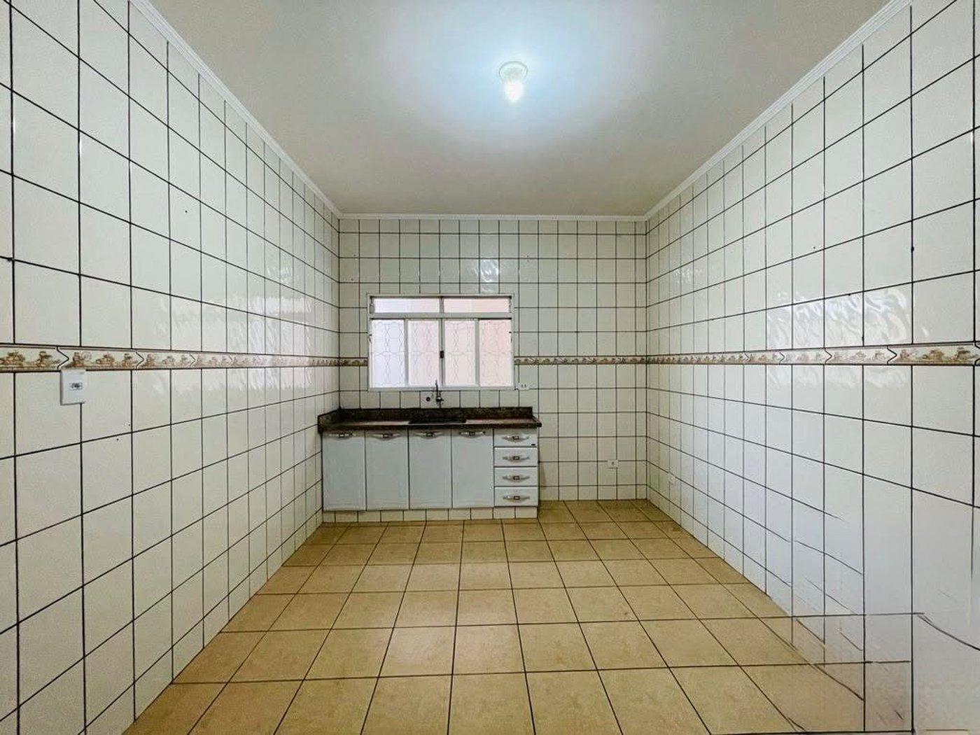 Casa para alugar com 3 quartos, sendo 1 suíte, em Colinos, Três Lagoas, MS