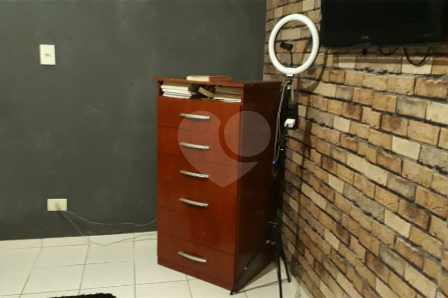 BELA CASA 274 M² C/ 3 QUARTOS 1 SALA 1 COZINHA 3 BANHEIROS 2 VAGAS Para Estacionamento coberta P/ VENDA NA V N Cachoeirinha