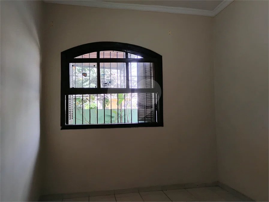 Vende-se sobrado de 3 andares na Vila Santa Catarina