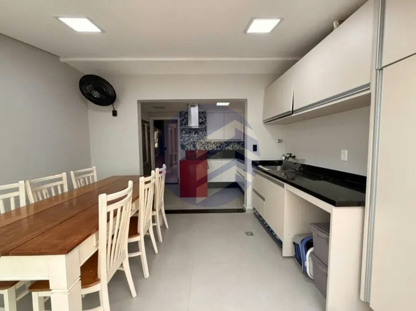 Casa à venda com 2 quartos, sendo 2 suítes, no condomínio Vilas V, São Paulo - SP