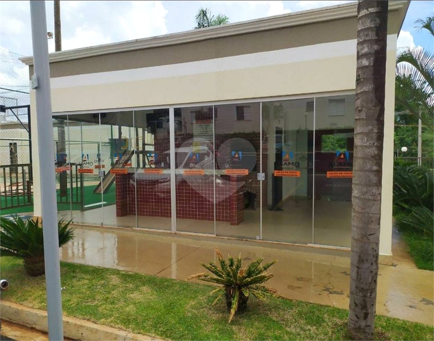 Apartamento no Condomínio Parque Alamo.