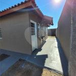 Seu Novo Lar Te Espera: Casa Aconchegante, Pronta para Morar e com 2 dormitórios e Amplo Quintal!
