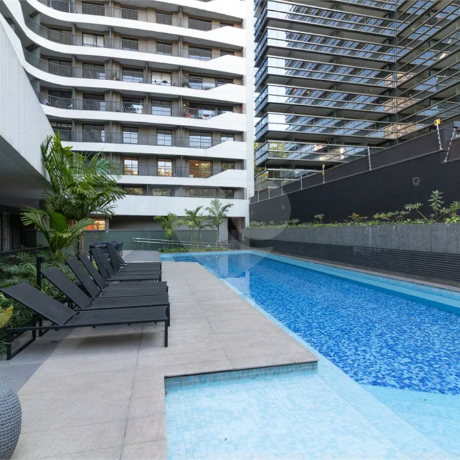 Apartamento de 68m² com 2 Quartos (1 Suíte) e 1 Vaga no Condomínio Downtown - República